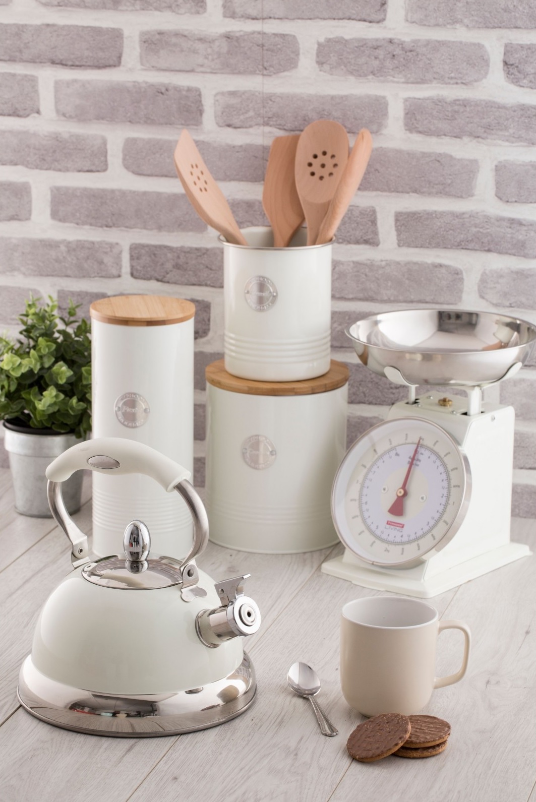 typhoon tea coffee sugar cream