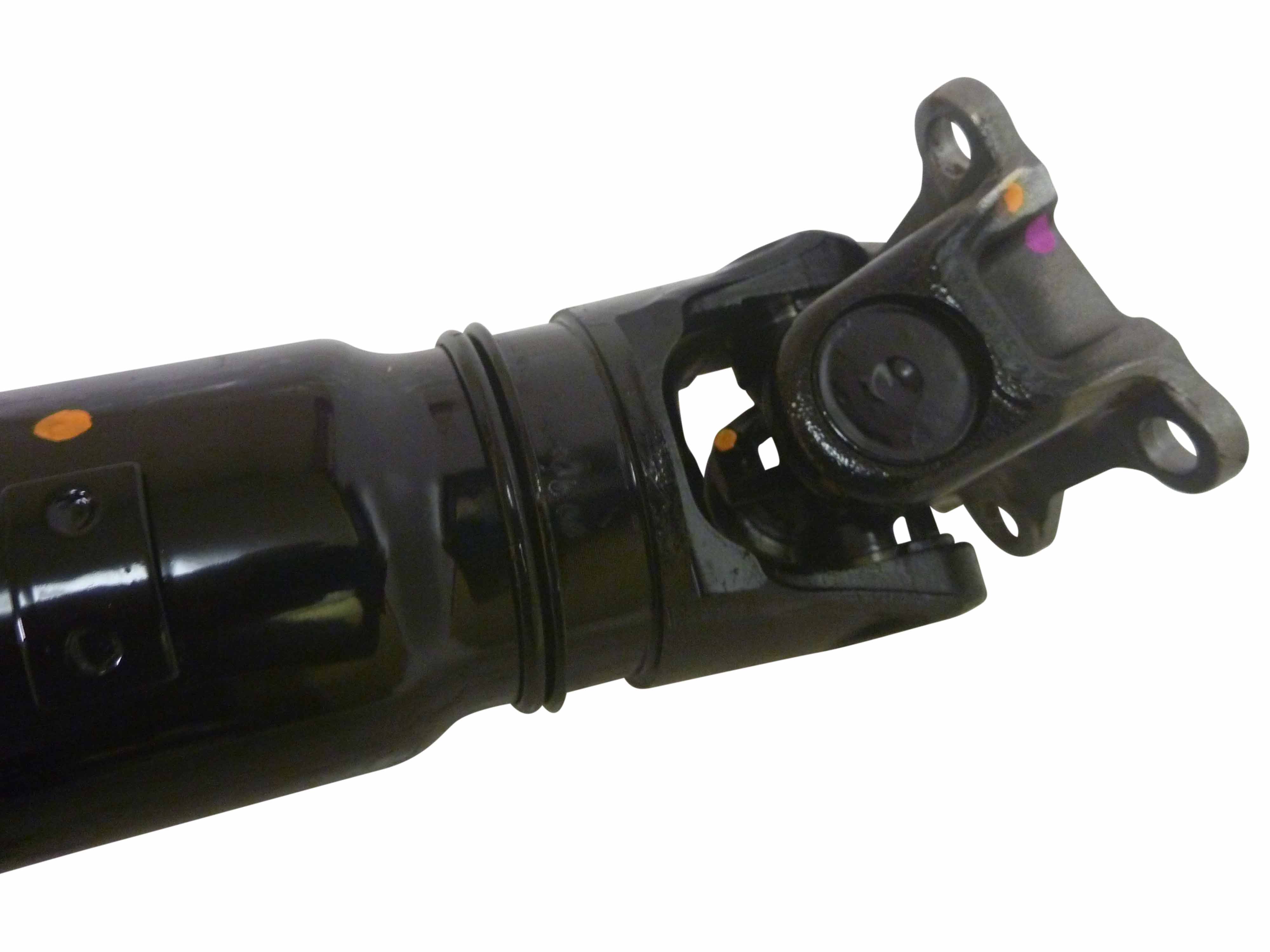 Rear Tail Shaft 2 Piece with Centre Bearing suitable for Hilux KUN26