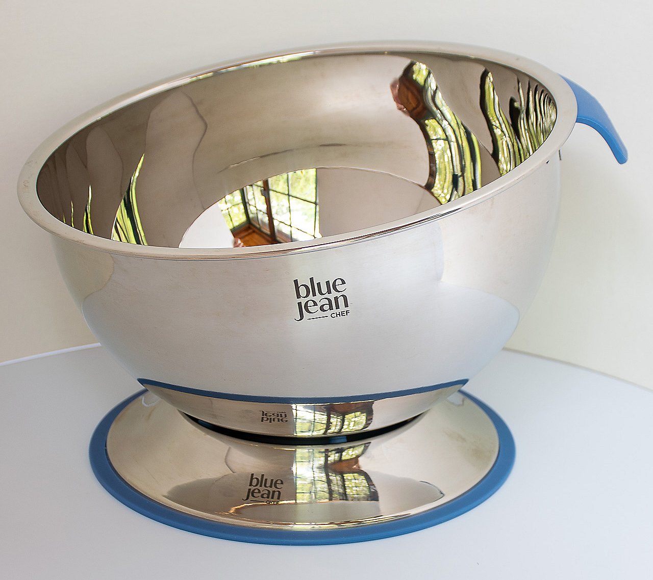Cuenco mezclador pivotante de acero inoxidable Blue Jean Chef de 5 cuartos de galón - Imagen 8 de 20