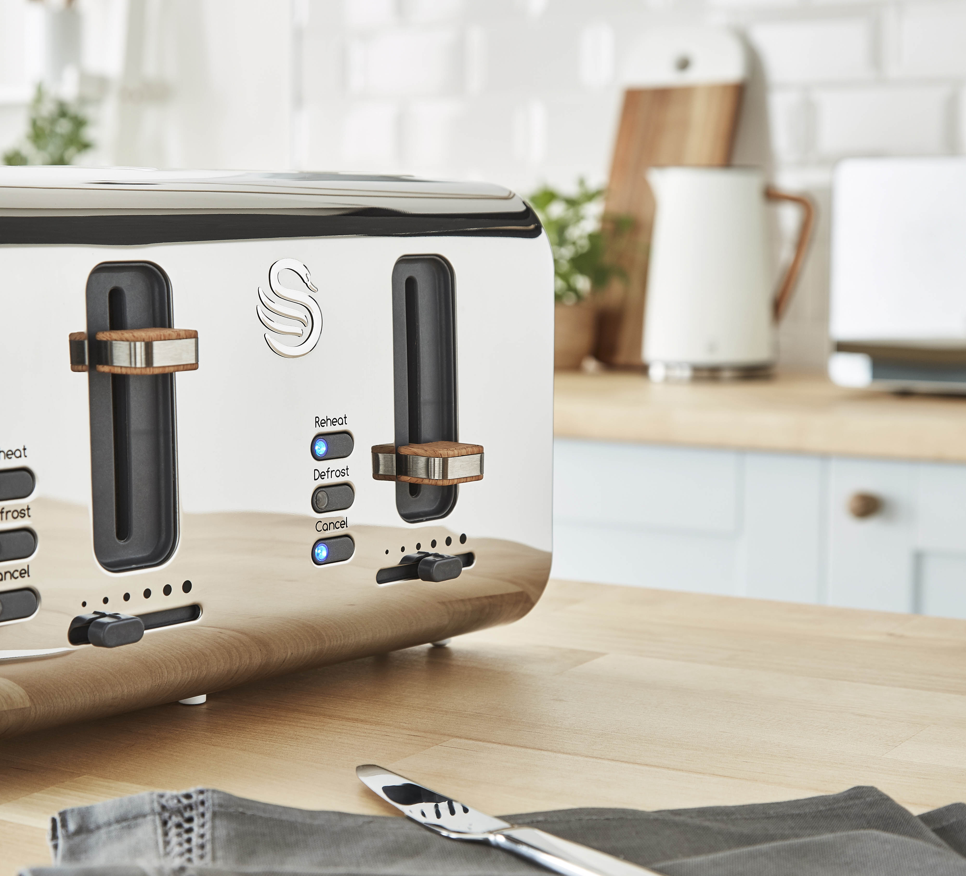 Swan Nordic 4 Slice Toaster - Crumb Tray - Brushed Stainless - 6 settings - NEW - Picture 19 of 21